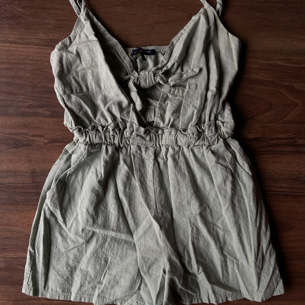 Green Romper Forever 21 size Medium